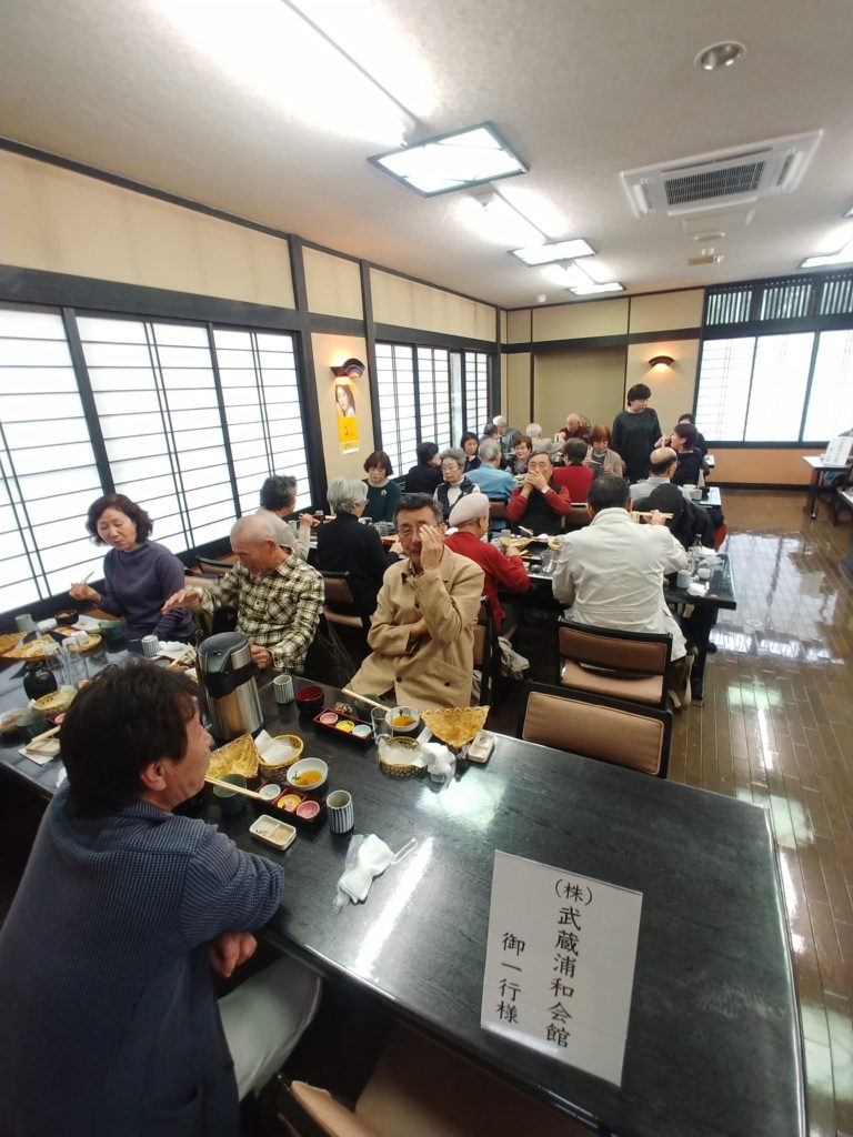 うどんを食べてます