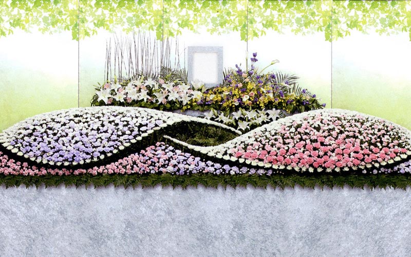 生花祭壇／幅4.8ｍ（3段）